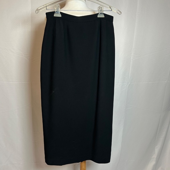 BLACK LE SUIT JACKET AND SKIRT - 8 - Picture 5 of 5